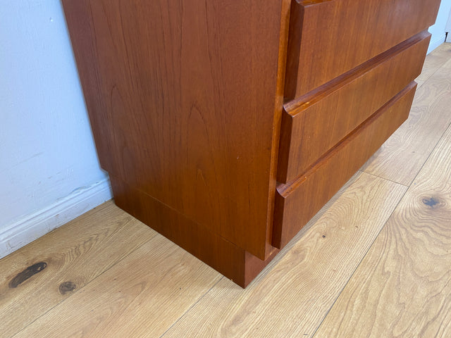 WMK # Stilvolles & gut erhaltenes modulares Mid-Century Highboard, Vollholz in Teak, mit später weißer Lackierung # Schrank Bücherschrank Regalwand Schrankwand Regal Sideboard Kommode Teakholz Vintage