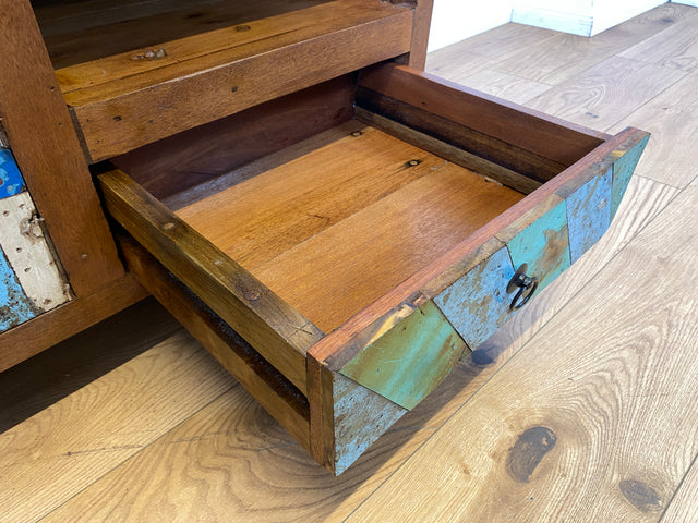 Boatwood by WMK I Formschönes nachhaltiges TV Lowboard mit Schubladen I handgefertigtes Unikat aus altem Bootsholz I Teakholz massiv I Sideboard Kommode Bank Rack Fernsehkommode Berlin Rostock Bayern