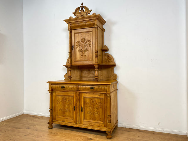 WMK # Elegante und gut erhaltene nordische antike Aufsatzanrichte aus vollem Holz mit handgeschnitzter Ornamentik # Anrichte Aufsatzbuffet Bauernschrank Buffet Büfett Barock Weichholz Vintage Berlin