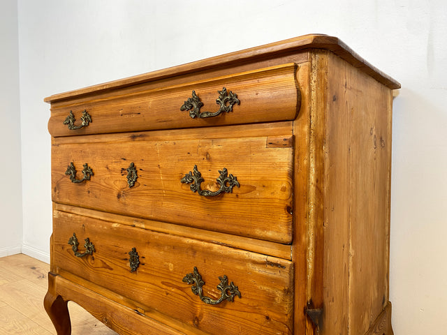 WMK I Wunderschöne nordische antike Kommode aus vollem Holz mit Schubladen und Messinggriffen I Schubladenkommode Wäschekommode Schrank Wickelkommode Chest Weichholz Barock Rokoko Vintage Berlin Köln