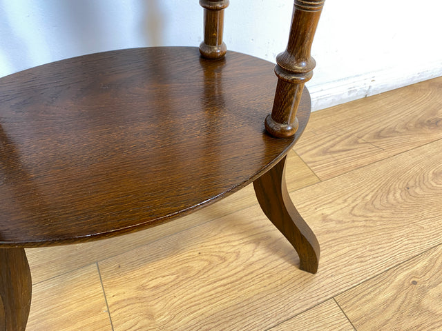 WMK # Formschöner und gut erhaltener ovaler dänischer antiker Beistelltisch im Barock Stil aus Eichenholz mit Ablage # Tisch Blumentisch Flurkommode Konsolentisch Holztisch Lampentisch Vintage Berlin