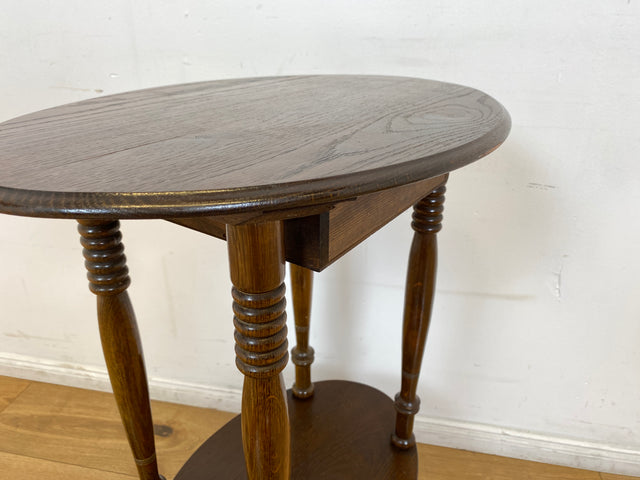 WMK # Formschöner und gut erhaltener ovaler dänischer antiker Beistelltisch im Barock Stil aus Eichenholz mit Ablage # Tisch Blumentisch Flurkommode Konsolentisch Holztisch Lampentisch Vintage Berlin