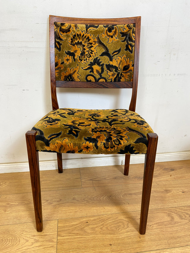WMK Set aus 4 sehr gut erhaltenen skandinavischen Designerstühlen von Svegards Markaryd aus Palisander + Originalbezug # Stühle Esszimmerstühle Dining Chairs Vintage Mid-Century Rosewood Danish Design
