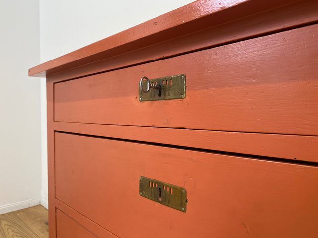WMK # Freundliche ziegelrote antike Kommode aus vollem Holz mit großen Schubladen und Messingbeschlägen # Schrank Schubladenkommode Wäschekommode Wickelkommode Anrichte Sideboard Jugendstil Vintage