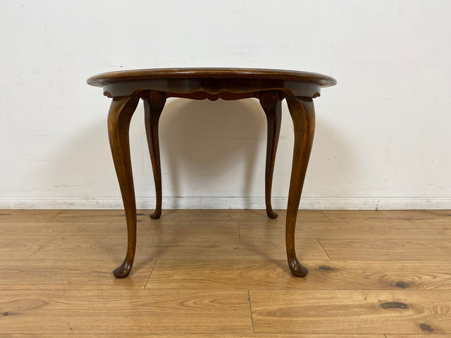 WMK # Sehr eleganter runder 60er Jahre Chippendale Couchtisch aus Nussbaum mit geschweiften Füßen # Salontisch Wohnzimmertisch Tisch Beistelltisch Ablage Stilmöbel Vintage Barock Berlin Stuttgart Jena