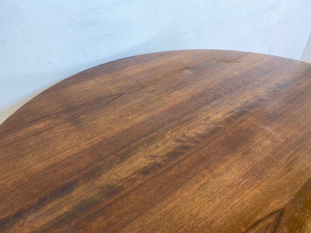 WMK # Eleganter und gut erhaltener runder 60er Jahre Chippendale Salontisch in Nussbaum mit formschönen Cabriole Füßen # Couchtisch niedriger Esstisch Kaffeetisch Coffee Table Barock Rokoko Vintage