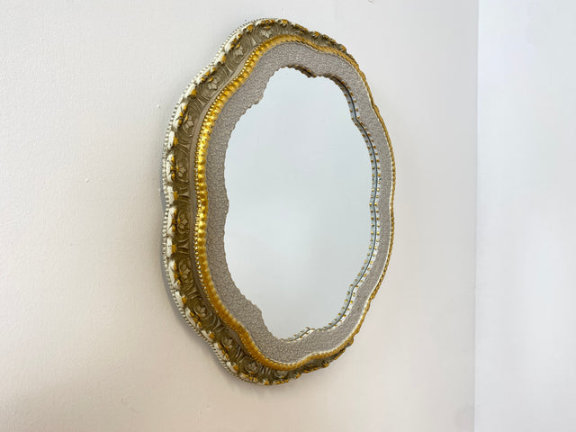 WMK I Besonders schöner runder 60er Jahre Spiegel im antiken Stil mit floralem gold-weißem Rahmen I Spiegel Garderobe Flur Bad Gilded Mirror Barock Rokoko Shabby Chic Hollywood Regency Vintage Berlin