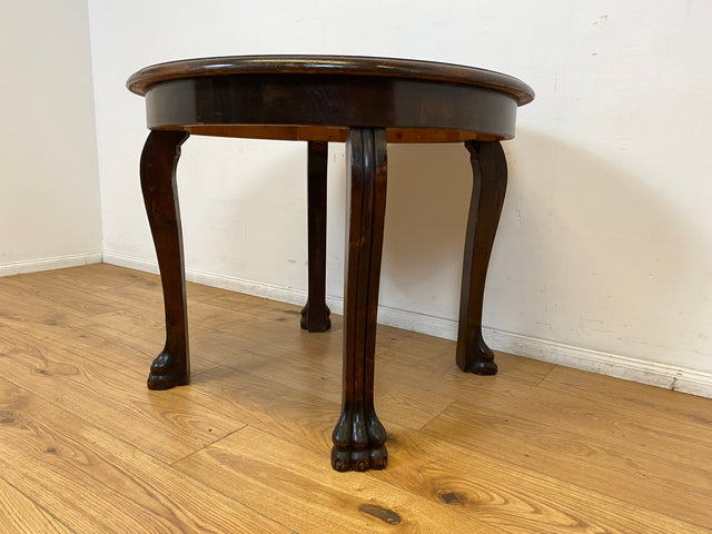 WMK I Sehr schöner runder antiker Salontisch mit handgearbeiteten Cabriole-Beinen mit Löwentatzen I Tisch Couchtisch niedriger Esstisch Chippendale Barock Vintage Berlin Magdeburg Schwerin NRW Bayern