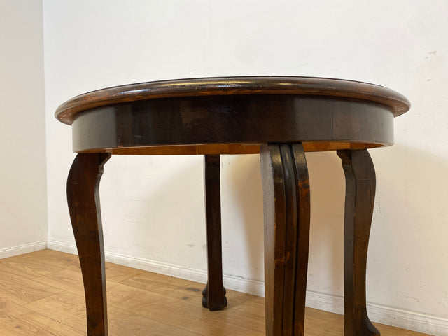 WMK I Sehr schöner runder antiker Salontisch mit handgearbeiteten Cabriole-Beinen mit Löwentatzen I Tisch Couchtisch niedriger Esstisch Chippendale Barock Vintage Berlin Magdeburg Schwerin NRW Bayern