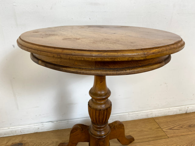 WMK # Sehr schöner & stabiler runder antiker dänischer Beistelltisch aus Eichenholz mit handverziertem gedrechseltem Mittelsäulenfuß # Tisch Tischchen Blumentisch Holztisch Lampentisch Vintage Berlin