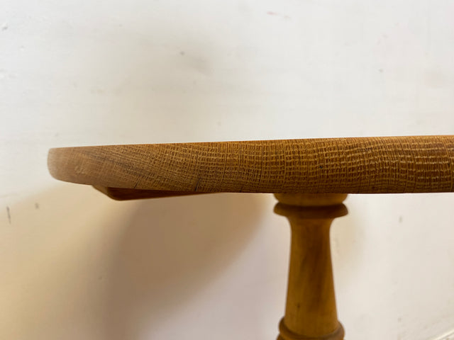 WMK I Wunderschöner runder historisierender Beistelltisch im Biedermeier Stil