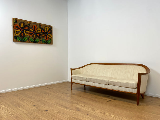 WMK Sehr elegantes und gut erhaltenes skandinavisches Mid-Century Sofa mit edlem Holzrahmen aus Teak und weißem Originalbezug # Couch 3-Sitzer 3er Sitzgarnitur 50er 60er Danish Design Vintage Teakholz