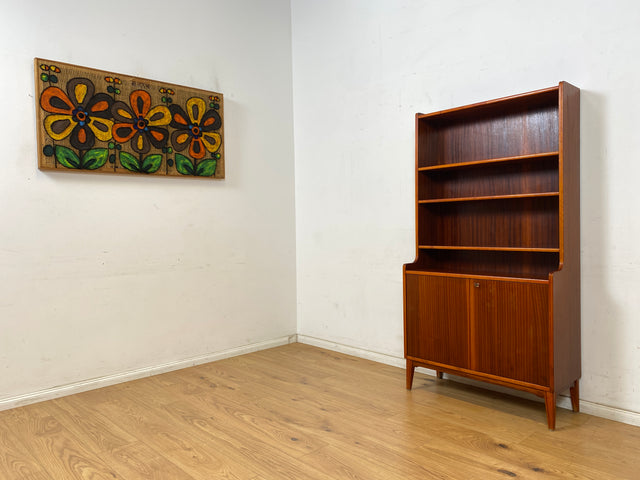 WMK Stilvoller und gut erhaltener skandinavischer Mid-Century Bücherschrank aus vollem Holz mit verstellbaren Regalböden # Bücherregal Regal Highboard Kommode Geschirrschrank Sideboard Vintage 60er