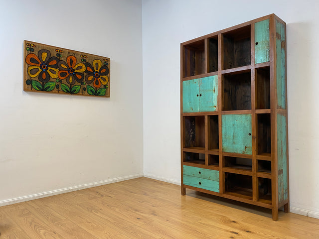 Boatwood by WMK I Einzigartiger Bücherschrank handgefertigt aus altem Bootsholz I Teakholz massiv I Bücherregal Regal Highboard Holzregal Küchenregal Raumtrenner Treibholz I Berlin München Frankfurt