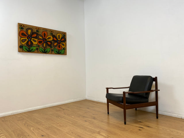 WMK l Stilvoller & sehr gut erhaltener skandinavischer Mid-Century Sessel mit schwarzem Skai Bezug & edlem Holzrahmen l Ledersessel Lesesessel Sitzgarnitur Danish Design Vintage Kunstleder