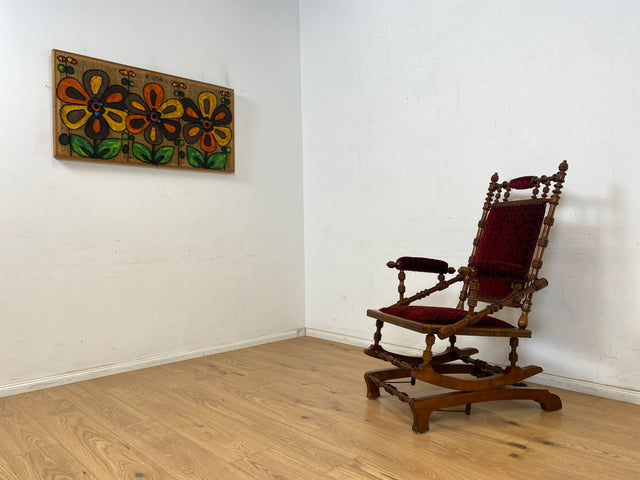 WMK Wunderschöner und gut erhaltener skandinavischer antiker Schaukelstuhl mit bodenschonender Federwippung und grandiosem rotem Brokatbezug # Stuhl Sessel Lesesessel Lesestuhl Rocking Chair Vintage