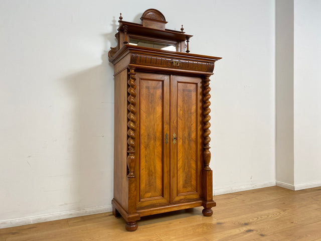 WMK # Wunderschönes schmales antikes Vertiko aus vollem Holz in Nussbaum mit Spiegel Aufsatz & imposanten Zopfsäulen # Säulenschrank Aufsatzvertiko Schrank Wäscheschrank Flurschrank Gründerzeit Vintage