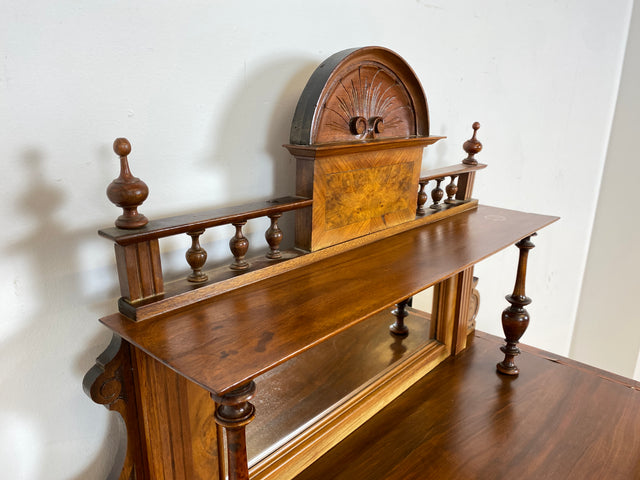 WMK # Wunderschönes schmales antikes Vertiko aus vollem Holz in Nussbaum mit Spiegel Aufsatz & imposanten Zopfsäulen # Säulenschrank Aufsatzvertiko Schrank Wäscheschrank Flurschrank Gründerzeit Vintage