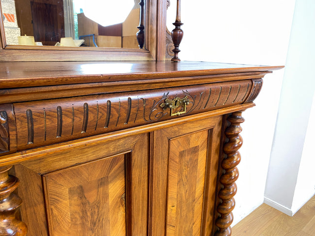 WMK # Wunderschönes schmales antikes Vertiko aus vollem Holz in Nussbaum mit Spiegel Aufsatz & imposanten Zopfsäulen # Säulenschrank Aufsatzvertiko Schrank Wäscheschrank Flurschrank Gründerzeit Vintage