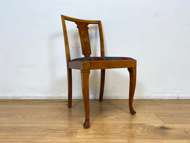 WMK I Eleganter und sehr gut erhaltener schwedischer 50er Jahre Esszimmerstuhl mit feinen Intarsien und stimmigen Sitzbezug # Stuhl Holzstuhl Küchenstuhl Dining Chair Vintage Berlin Augsburg Magdeburg
