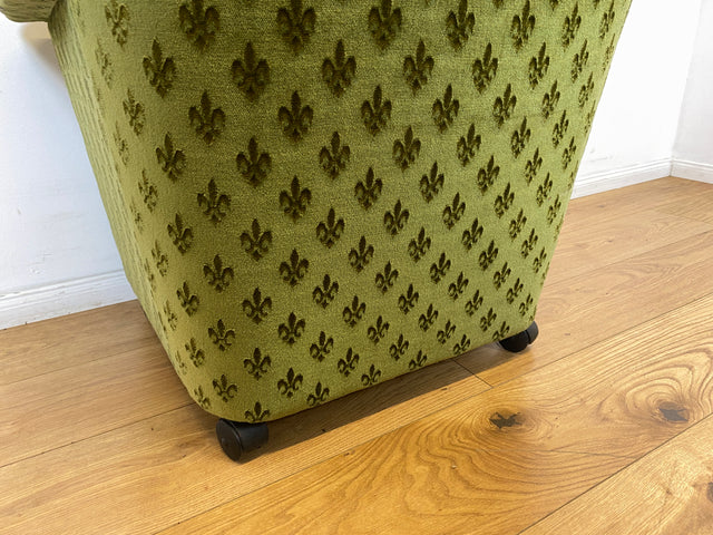 WMK I 1/2 Formschöner & sehr gemütlicher 70er Jahre Sessel auf Rollen mit samtartigem grünem Originalbezug I Cocktailsessel Armchair Lesesessel Stuhl Vintage Retro Berlin Heidelberg Hannover Würzburg