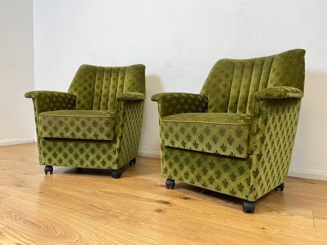 WMK I 1/2 Formschöner & sehr gemütlicher 70er Jahre Sessel auf Rollen mit samtartigem grünem Originalbezug I Cocktailsessel Armchair Lesesessel Stuhl Vintage Retro Berlin Heidelberg Hannover Würzburg