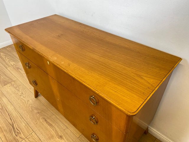 WMK # Formschöne und geräumige skandinavische 50er Jahre Kommode aus vollem Holz mit Schubladen und hübschen Messinggriffen # Sideboard Schubladenkommode Wäschekommode Schrank Mid-Century Vintage 60er
