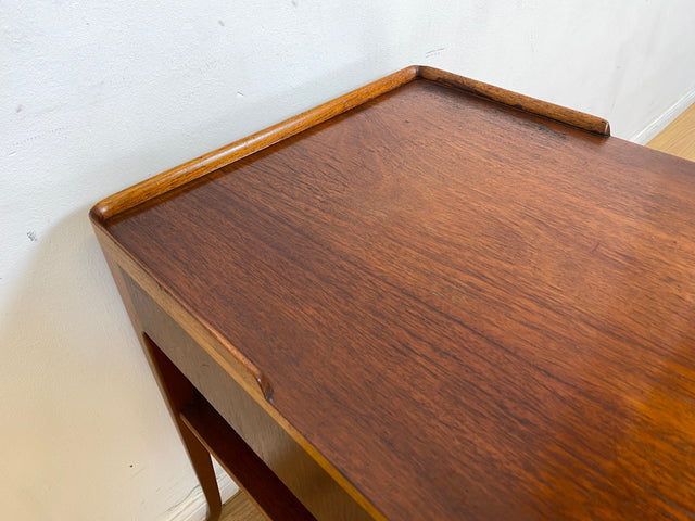 WMK I Stilvoller und sehr gut erhaltener skandinavische 50er Jahre Nachttisch mit Schublade und Ablage I Kommode Beistelltisch Ablage Nachtkommode Nachtschrank Mid-Century Vintage Rostock Bonn Berlin