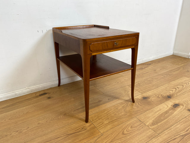 WMK I Stilvoller und sehr gut erhaltener skandinavische 50er Jahre Nachttisch mit Schublade und Ablage I Kommode Beistelltisch Ablage Nachtkommode Nachtschrank Mid-Century Vintage Rostock Bonn Berlin
