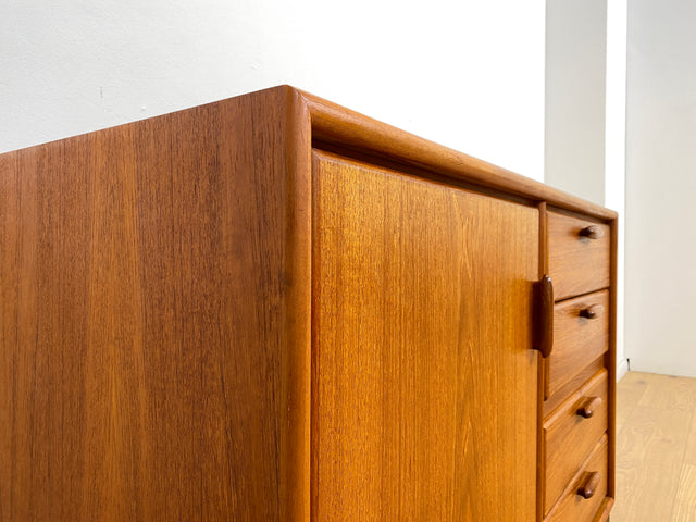 WMK # Zeitlos schöne Kommode aus skandinavischem Möbelkorpus in Teakholz auf Metallfüßen # Sideboard Wäschekommode Schubladenkommode TV-Bank TV-Lowboard Danish Design Mid-Century Vintage Hairpin Teak