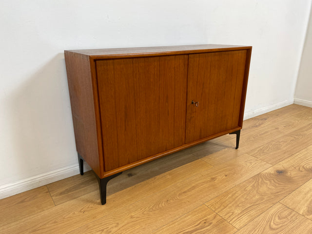 WMK # Zeitlose & sehr gut erhaltene skandinavische Kommode in Teakholz auf neuen schwarzen Metallfüßen # Sideboard Wäschekommode TV-Lowboard TV-Bank Schuhschrank Danish Design Mid-Century Vintage Teak