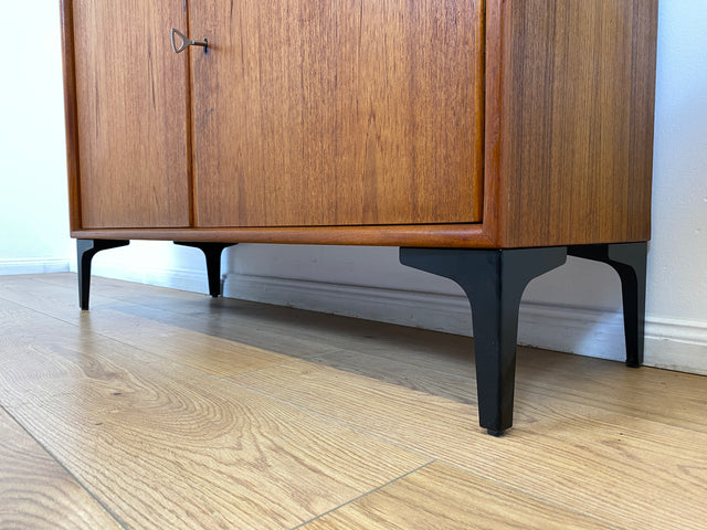 WMK # Zeitlose & sehr gut erhaltene skandinavische Kommode in Teakholz auf neuen schwarzen Metallfüßen # Sideboard Wäschekommode TV-Lowboard TV-Bank Schuhschrank Danish Design Mid-Century Vintage Teak