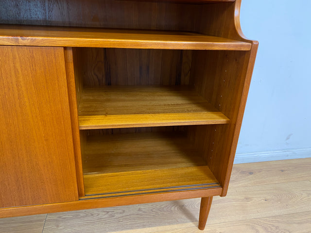 WMK # Hochwertige skandinavische Mid-Century Designer Vitrine von Brouer Møbelfabrik aus massivem Teakholz # Regal Bücherschrank Bücherregal Sideboard Highboard Glass Cabinet Danish Design Vintage