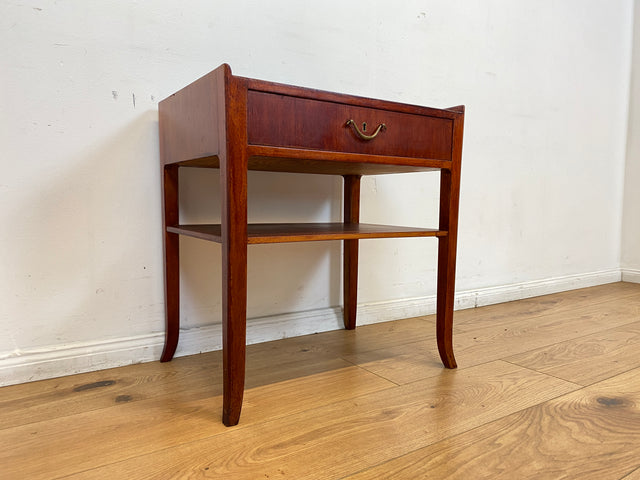 WMK I Sehr hübscher skandinavischer 50er Jahre Nachttisch mit Ablage, Schublade und tollem Messinggriff I Kommode Beistelltisch Ablage Nachtkommode Nachtschrank Mid-Century Vintage Berlin Kiel Dresden