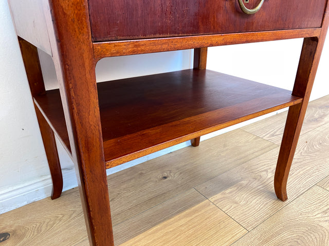 WMK I Sehr hübscher skandinavischer 50er Jahre Nachttisch mit Ablage, Schublade und tollem Messinggriff I Kommode Beistelltisch Ablage Nachtkommode Nachtschrank Mid-Century Vintage Berlin Kiel Dresden