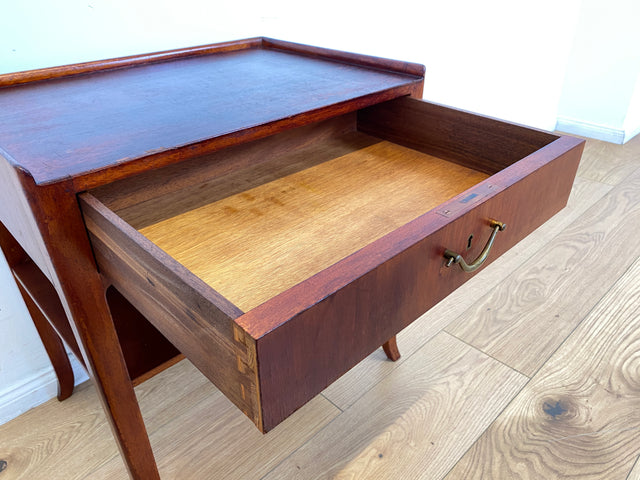 WMK I Sehr hübscher skandinavischer 50er Jahre Nachttisch mit Ablage, Schublade und tollem Messinggriff I Kommode Beistelltisch Ablage Nachtkommode Nachtschrank Mid-Century Vintage Berlin Kiel Dresden