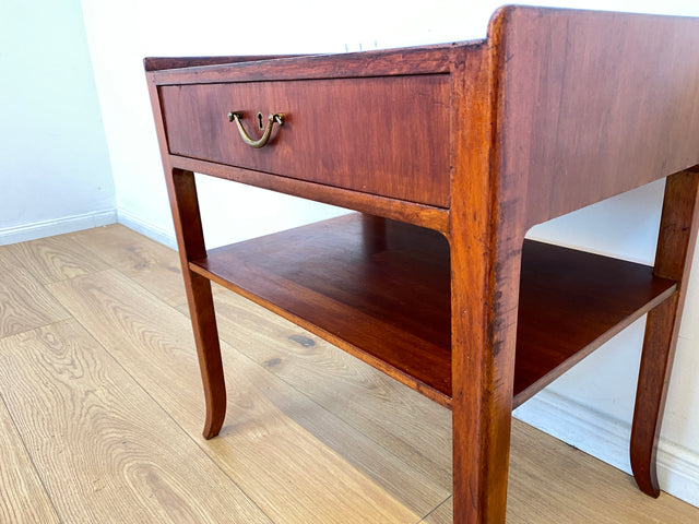 WMK I Sehr hübscher skandinavischer 50er Jahre Nachttisch mit Ablage, Schublade und tollem Messinggriff I Kommode Beistelltisch Ablage Nachtkommode Nachtschrank Mid-Century Vintage Berlin Kiel Dresden