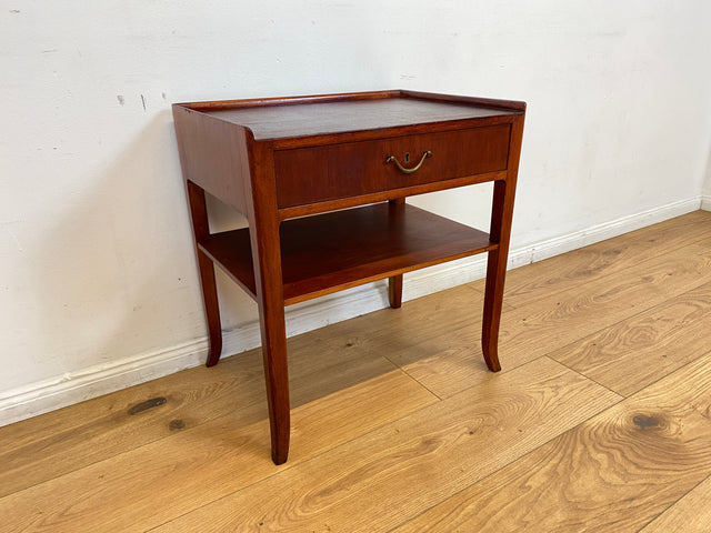 WMK I Sehr hübscher skandinavischer 50er Jahre Nachttisch mit Ablage, Schublade und tollem Messinggriff I Kommode Beistelltisch Ablage Nachtkommode Nachtschrank Mid-Century Vintage Berlin Kiel Dresden