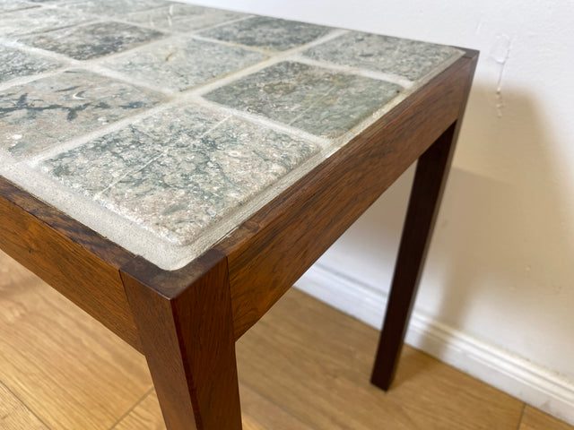 WMK # Hochwertiger & gut erhaltener skandinavischer Couchtisch aus Palisander mit robusten Fliesen # Wohnzimmertisch Beistelltisch Fliesentisch Coffee Table Mid-Century Danish Design Rosewood Vintage