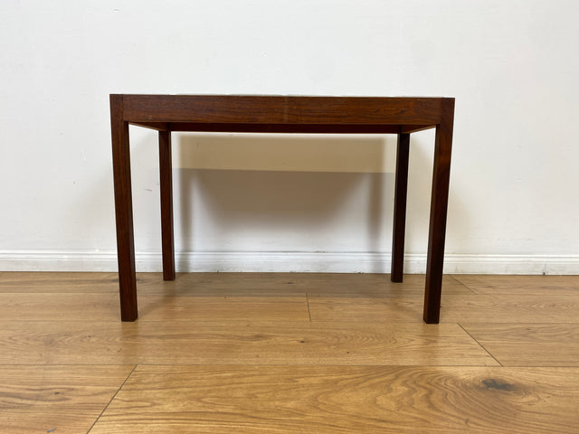 WMK # Hochwertiger & gut erhaltener skandinavischer Couchtisch aus Palisander mit robusten Fliesen # Wohnzimmertisch Beistelltisch Fliesentisch Coffee Table Mid-Century Danish Design Rosewood Vintage