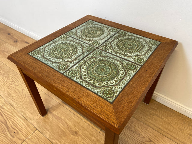 WMK Stilvoller & sehr gut erhaltener skandinavischer Couchtisch in Teakholz mit kunstvoll gestalteten Fliesen # Fliesentisch Beistelltisch Coffee Table Danish Design Mid-Century Vintage 60er 70er Teak