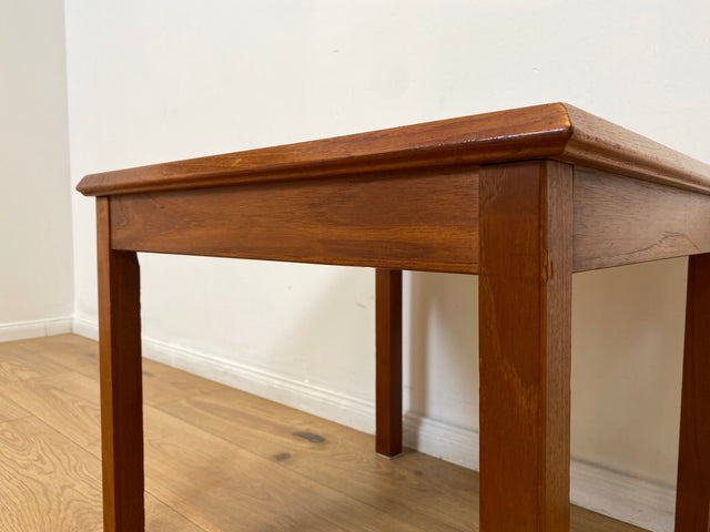 WMK Stilvoller & sehr gut erhaltener skandinavischer Couchtisch in Teakholz mit kunstvoll gestalteten Fliesen # Fliesentisch Beistelltisch Coffee Table Danish Design Mid-Century Vintage 60er 70er Teak