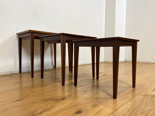 WMK Hochwertiger skandinavischer Mid-Century 3-in-1 Satztisch aus Palisander mit kunstvollen Fliesen I Couchtisch Tisch Beistellt Fliesen Nesting Coffee Table Vintage Danish Design Rosewood Berlin Ulm