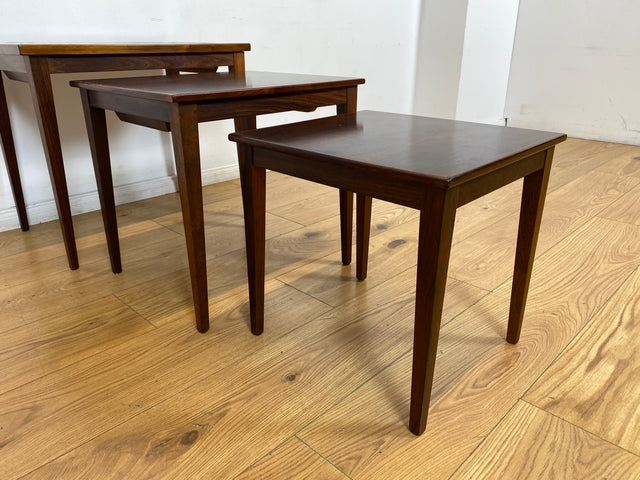 WMK Hochwertiger skandinavischer Mid-Century 3-in-1 Satztisch aus Palisander mit kunstvollen Fliesen I Couchtisch Tisch Beistellt Fliesen Nesting Coffee Table Vintage Danish Design Rosewood Berlin Ulm