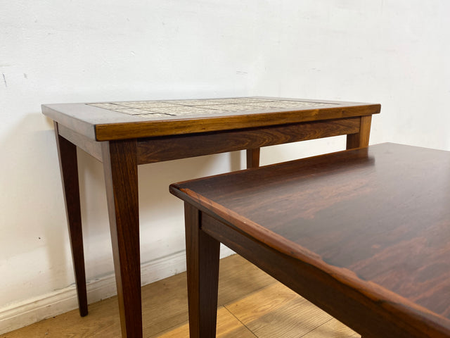 WMK Hochwertiger skandinavischer Mid-Century 3-in-1 Satztisch aus Palisander mit kunstvollen Fliesen I Couchtisch Tisch Beistellt Fliesen Nesting Coffee Table Vintage Danish Design Rosewood Berlin Ulm