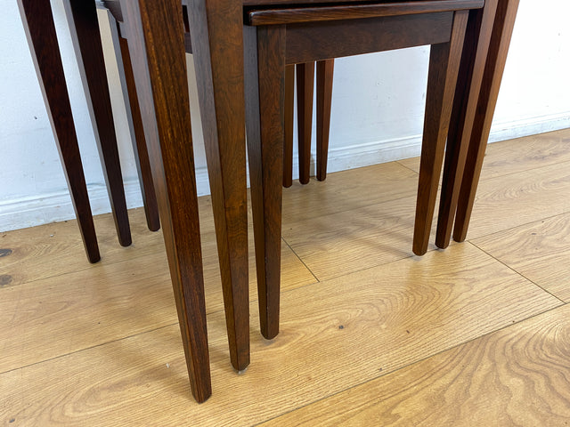 WMK Hochwertiger skandinavischer Mid-Century 3-in-1 Satztisch aus Palisander mit kunstvollen Fliesen I Couchtisch Tisch Beistellt Fliesen Nesting Coffee Table Vintage Danish Design Rosewood Berlin Ulm