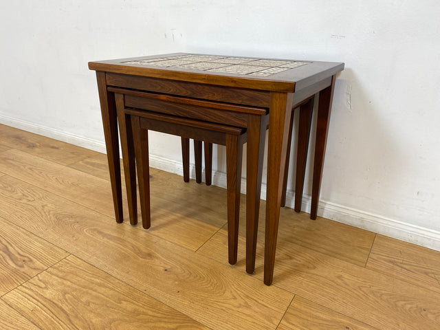 WMK Hochwertiger skandinavischer Mid-Century 3-in-1 Satztisch aus Palisander mit kunstvollen Fliesen I Couchtisch Tisch Beistellt Fliesen Nesting Coffee Table Vintage Danish Design Rosewood Berlin Ulm