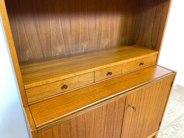 WMK # Stilvoller skandinavischer Mid-Century Bücherschrank in Teakholz mit auszieh. Schreibfläche & verstell. Regalböden # Bücherregal Regal Sekretär Highboard Kommode Sideboard Vintage Danish Design