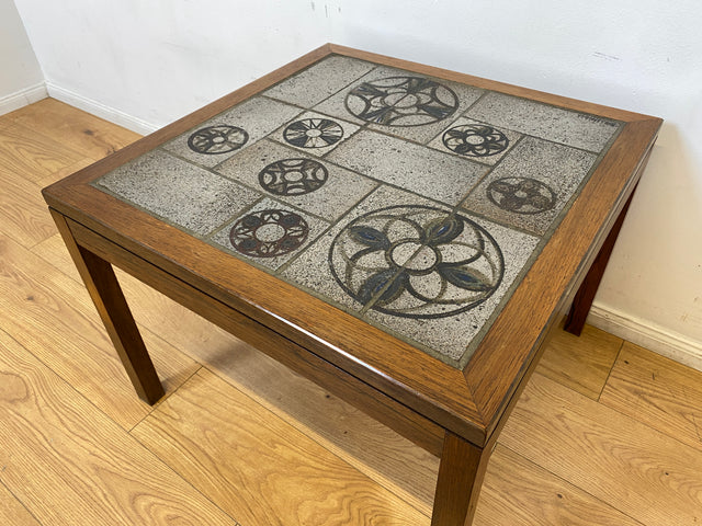 WMK I Schöner skandinavischer Mid-Century Couchtisch I Teakholz mit kunstvollen Fliesen