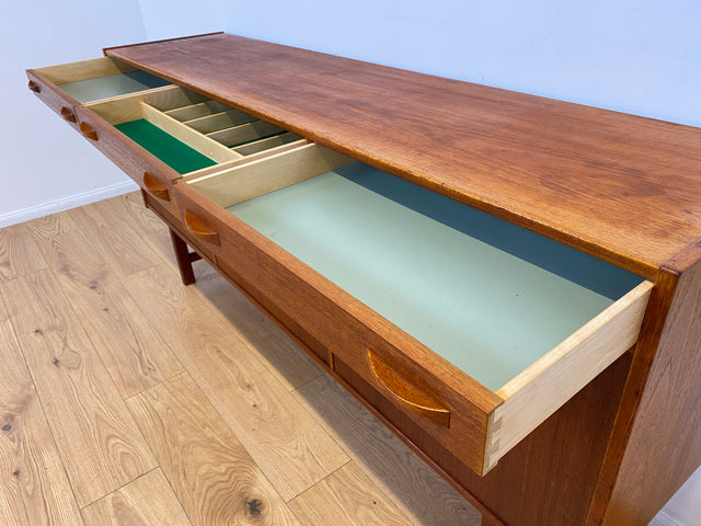 WMK # Stilvoller skandinavischer Mid-Century Designer Sideboard von Tage Olofsson für Ulferts in Teakholz mit Schubladen # Kommode Schrank Anrichte TV-Bank Danish Design Vintage Teak Berlin Hamburg